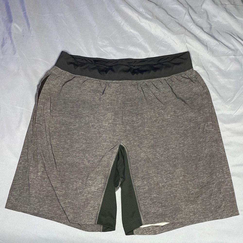 Lululemon Liner less 9” shorts